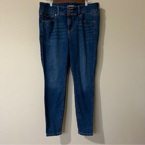 Torrid Women’s Jeans Blue Size 12 S Jeggings skinny 3 Button and Zipper Fly